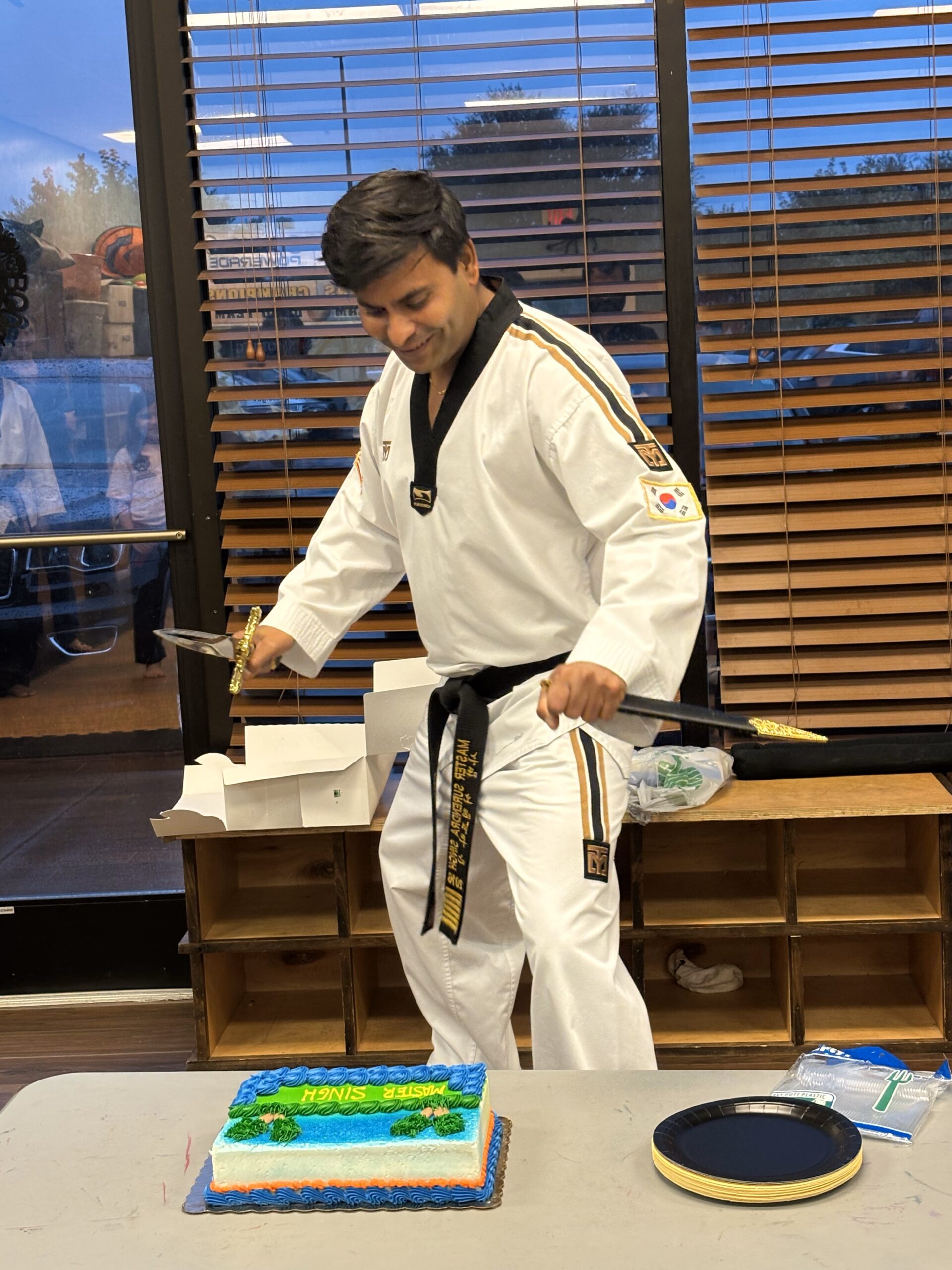Cut the Cake with a sword!